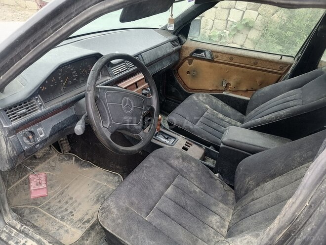 Mercedes E 200 1994, 256,849 km - 2.0 l - Bakı