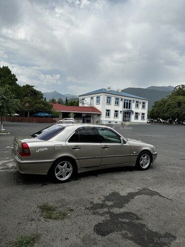 Mercedes C 240 1998, 350,000 km - 2.4 l - Qax