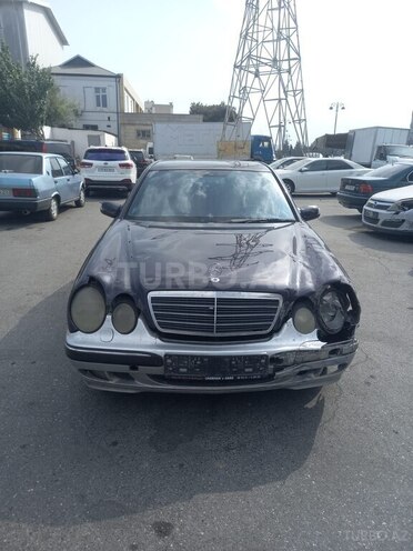 Mercedes E 270 1999, 321,741 km - 2.7 л - Bakı