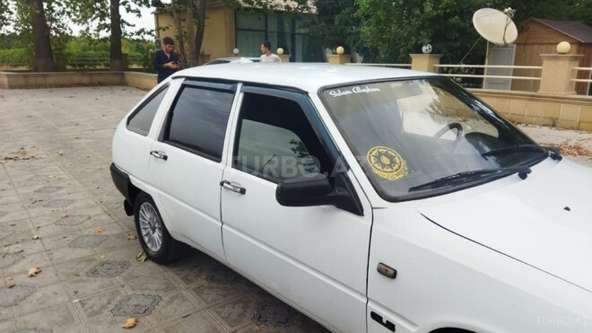 IJ 2126 Oda 2003, 147,542 km - 1.6 l - Qazax