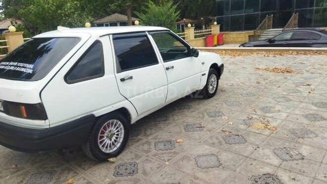 IJ 2126 Oda 2003, 147,542 km - 1.6 l - Qazax