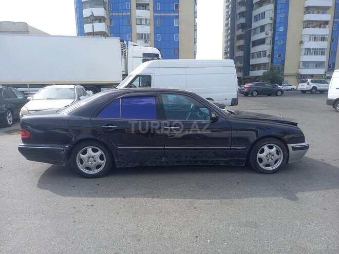 Mercedes E 270 1999, 321,741 km - 2.7 л - Bakı