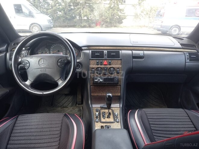 Mercedes E 270 1999, 321,741 km - 2.7 л - Bakı