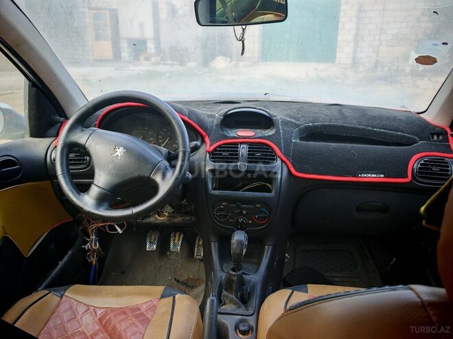 Peugeot 206 2004, 220,000 km - 1.4 l - Babək