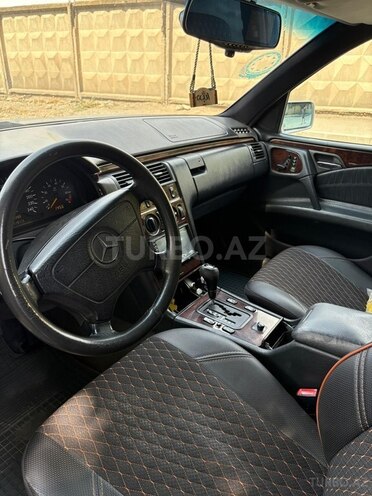 Mercedes E 240 1996, 265,000 km - 2.4 l - Gəncə