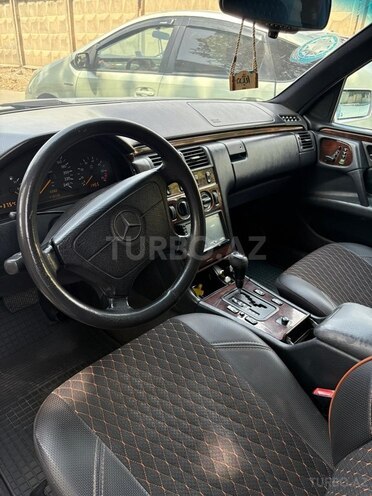 Mercedes E 240 1996, 265,000 km - 2.4 l - Gəncə