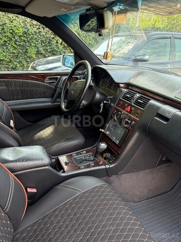 Mercedes E 240 1996, 265,000 km - 2.4 l - Gəncə