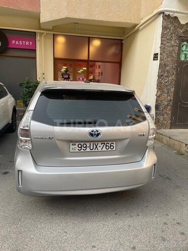 Toyota Prius V 2014, 327,131 km - 1.8 l - Bakı