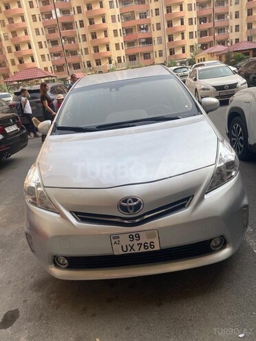 Toyota Prius V 2014, 327,131 km - 1.8 l - Bakı