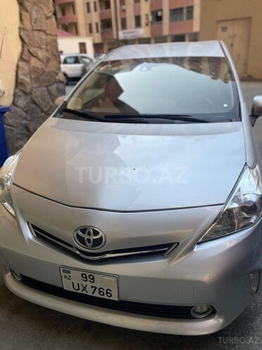 Toyota Prius V 2014, 327,131 km - 1.8 l - Bakı