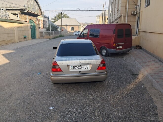 Mercedes C 180 1995, 382,000 km - 1.8 l - Qazax
