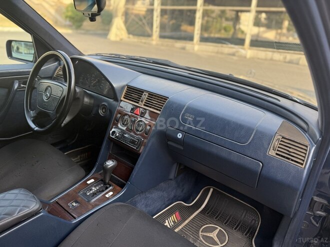 Mercedes C 180 1995, 328,642 km - 1.8 l - Bakı