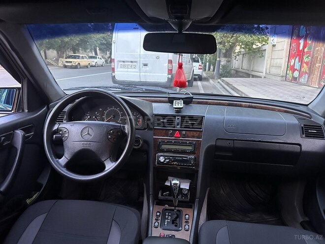 Mercedes C 230 1998, 168,673 km - 2.3 l - Qazax