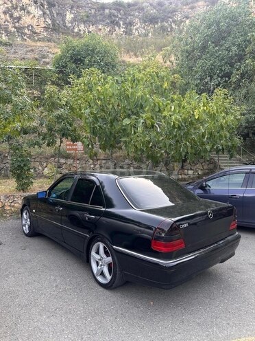 Mercedes C 230 1998, 168,673 km - 2.3 l - Qazax