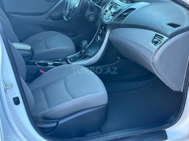 Hyundai Elantra 2015, 167,000 km - 1.8 л - Bakı
