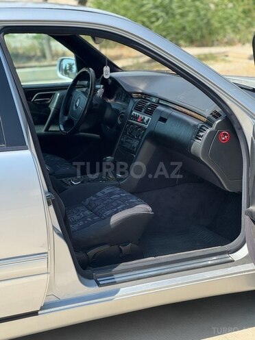 Mercedes E 240 1998, 350,000 km - 2.4 l - Bakı
