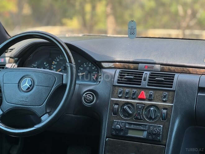 Mercedes E 240 1998, 350,000 km - 2.4 l - Bakı