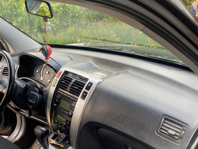 Hyundai Tucson 2008, 208,000 km - 2.0 l - Tovuz