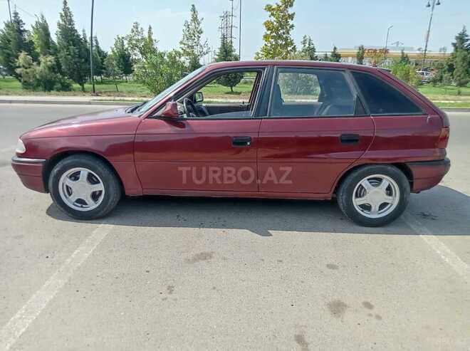 Opel Astra 1993, 276,000 km - 1.8 l - Sumqayıt