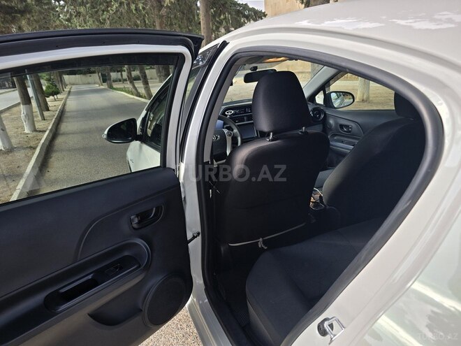 Toyota Aqua 2015, 178,036 km - 1.5 l - Bakı