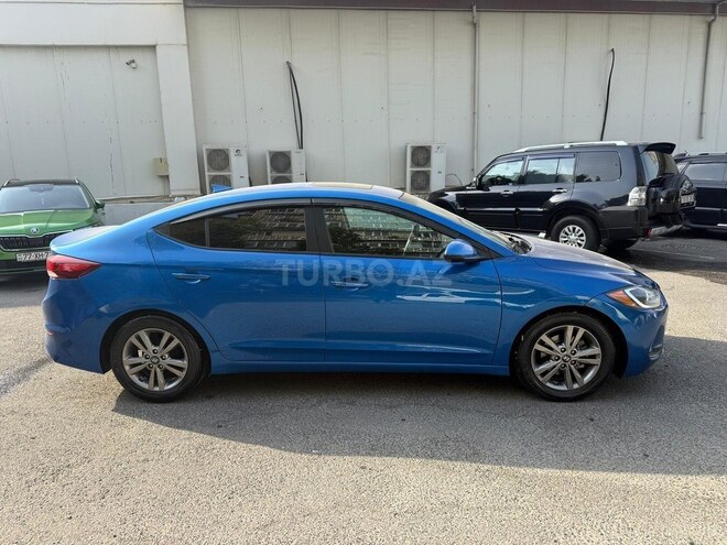 Hyundai Elantra 2018, 135,000 km - 2.0 л - Bakı