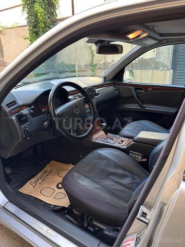 Mercedes E 280 2001, 345,000 km - 2.8 l - Bakı