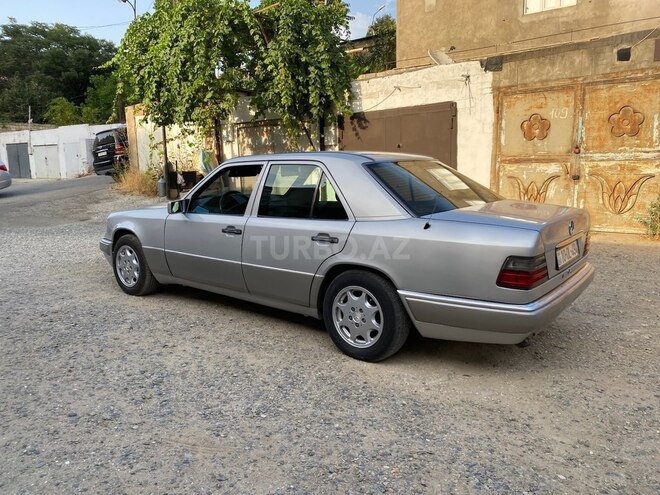 Mercedes E 220 1994, 350,000 km - 2.2 l - Bakı