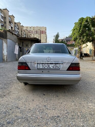 Mercedes E 220 1994, 350,000 km - 2.2 l - Bakı