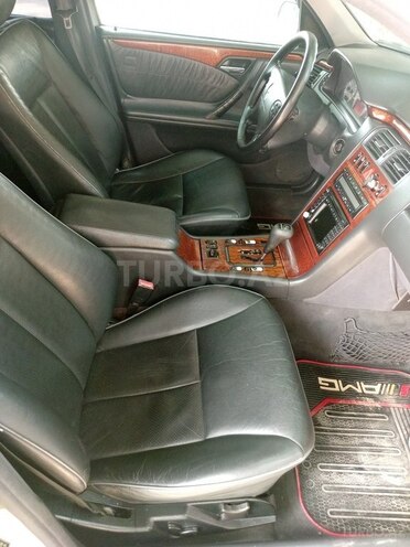 Mercedes E 280 1999, 685,360 km - 2.8 l - Bakı
