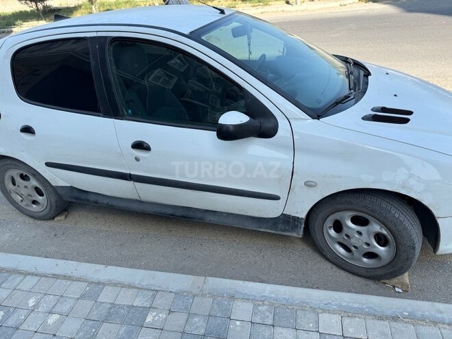 Peugeot 206 2002, 480,000 km - 1.4 l - Bakı