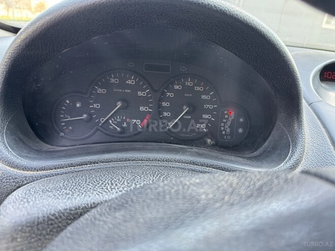 Peugeot 206 2002, 480,000 km - 1.4 l - Bakı