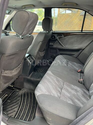 Mercedes E 270 2000, 200,000 km - 2.7 l - Ağcabədi