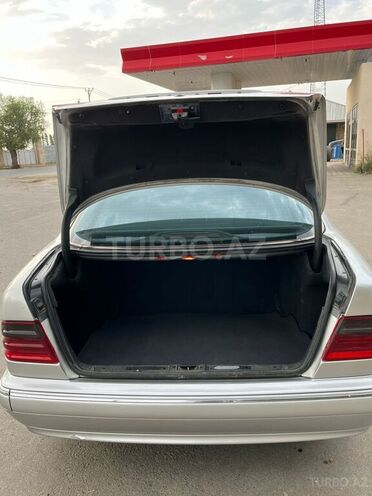 Mercedes E 270 2000, 200,000 km - 2.7 l - Ağcabədi