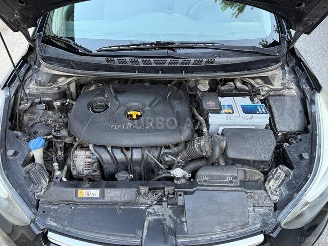 Hyundai Elantra 2015, 276,807 km - 1.8 l - Bakı