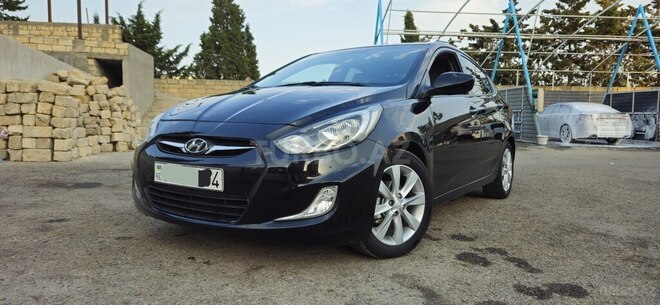 Hyundai Accent-7