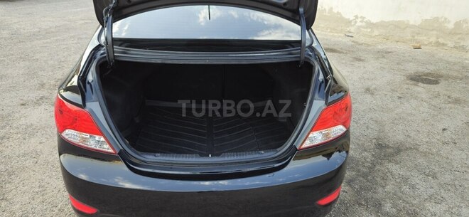 Hyundai Accent-8