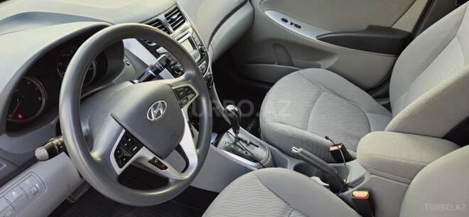 Hyundai Accent-9
