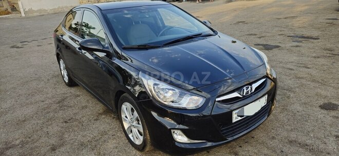 Hyundai Accent-11