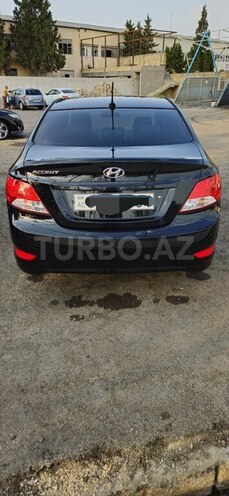 Hyundai Accent-13