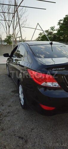 Hyundai Accent-14