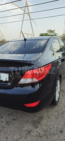 Hyundai Accent-18