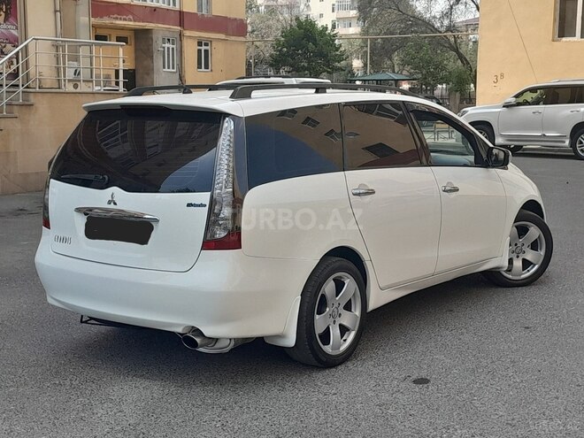 Mitsubishi Grandis 2005, 325,413 km - 2.4 l - Sumqayıt