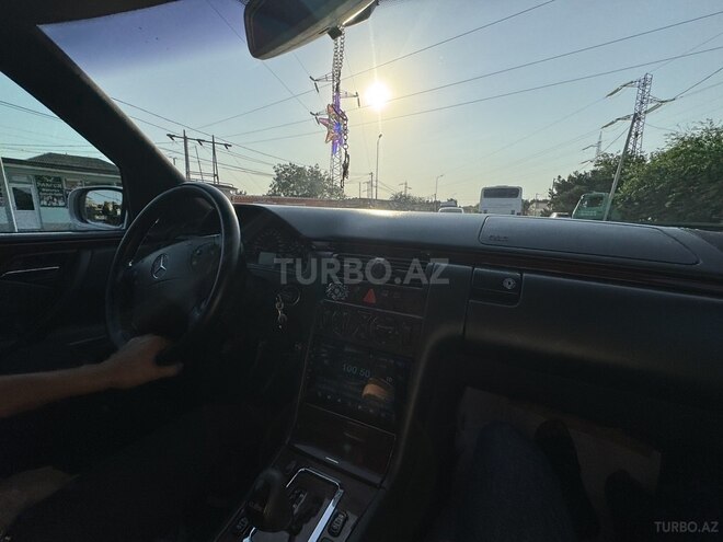 Mercedes E 240 1999, 320,000 km - 2.4 l - Bakı