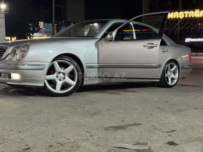 Mercedes E 240 1999, 320,000 km - 2.4 l - Bakı