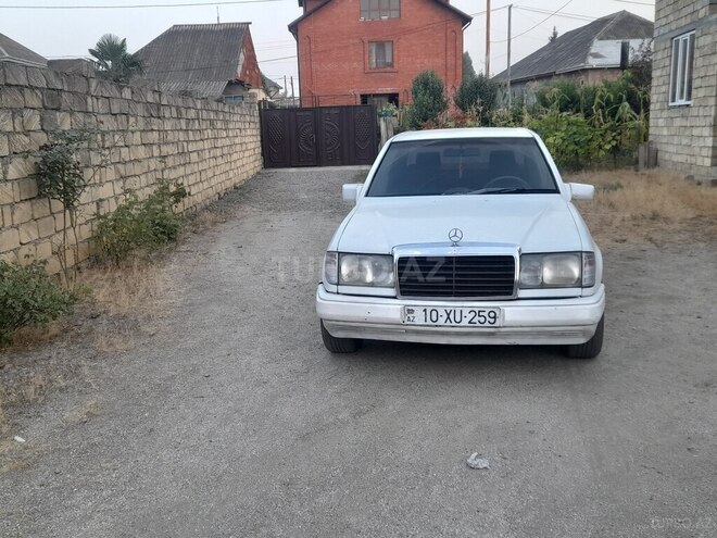Mercedes E 250 1988, 281,405 km - 2.5 l - Astara