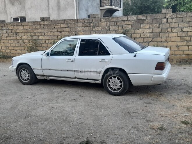 Mercedes E 250 1988, 281,405 km - 2.5 l - Astara