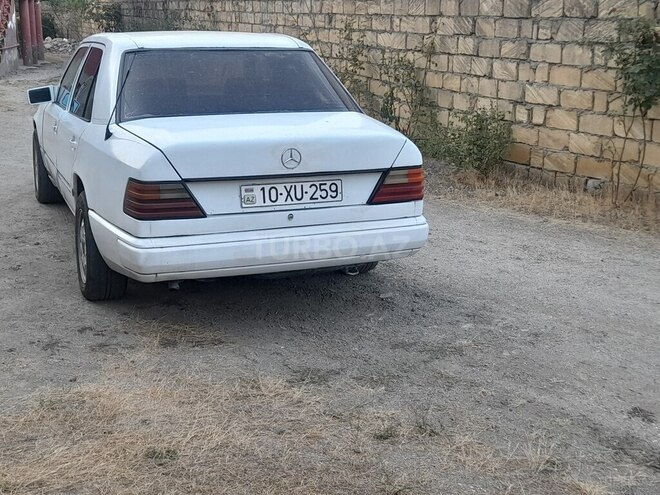 Mercedes E 250 1988, 281,405 km - 2.5 l - Astara