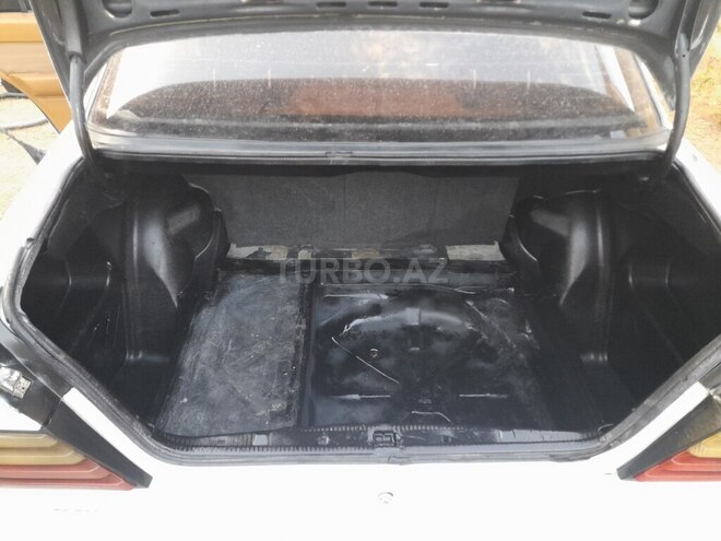 Mercedes E 250 1988, 281,405 km - 2.5 l - Astara