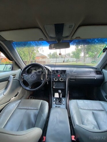 Mercedes C 240 1997, 566,425 km - 2.4 л - Zaqatala