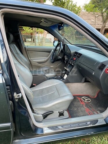 Mercedes C 240 1997, 566,425 km - 2.4 л - Zaqatala